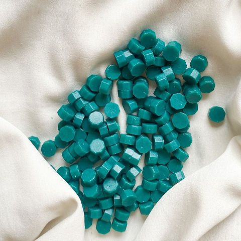 Dark green waxbeads